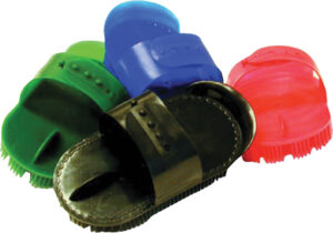 PLASTIC CURRY COMB WITH STRAP